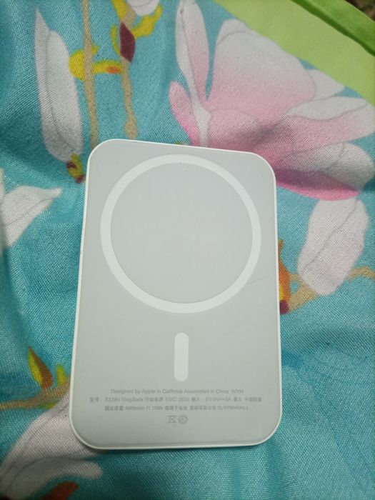 повербанк  apple безпроводной