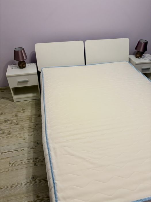 Легло с двулицев матрак, подматрачна рамка+2 нощни шкафчета (140/190)