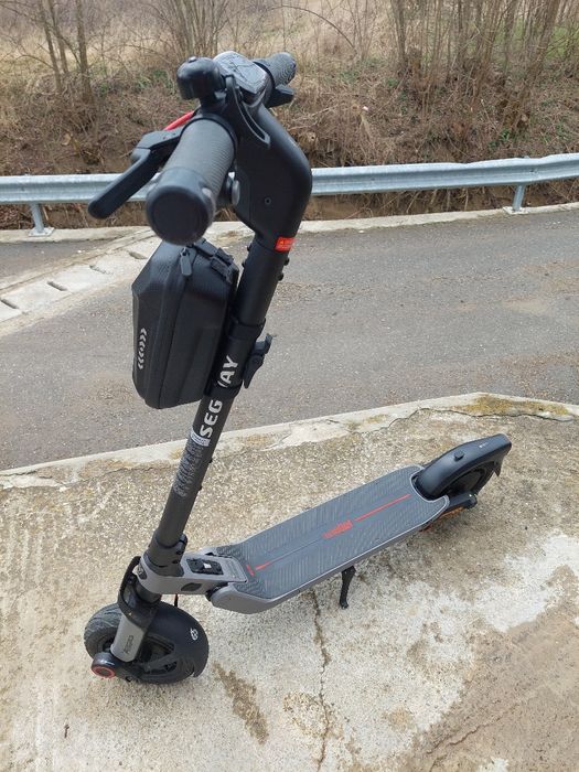 Vând trotineta electrică ninebot e3
