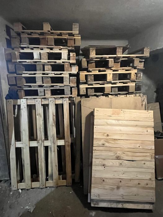 Продавам Палета и Скари