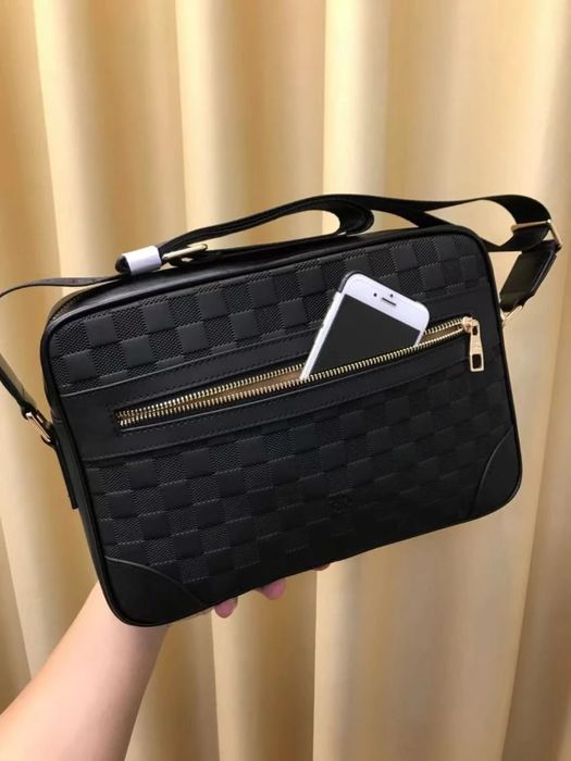 LV / 964 / Black / 33 x 23 x 7 cm