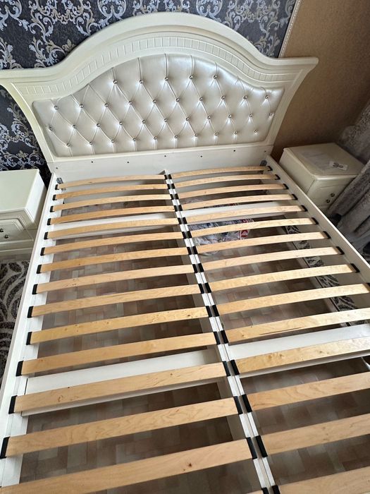 Кровать двуспальная