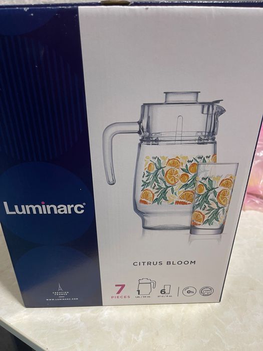 Продаю графин со стаканами