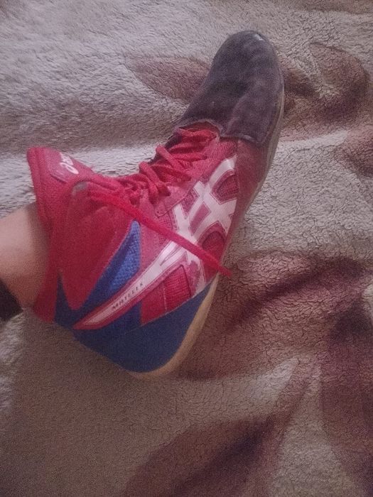 Продам обувь для борьбы