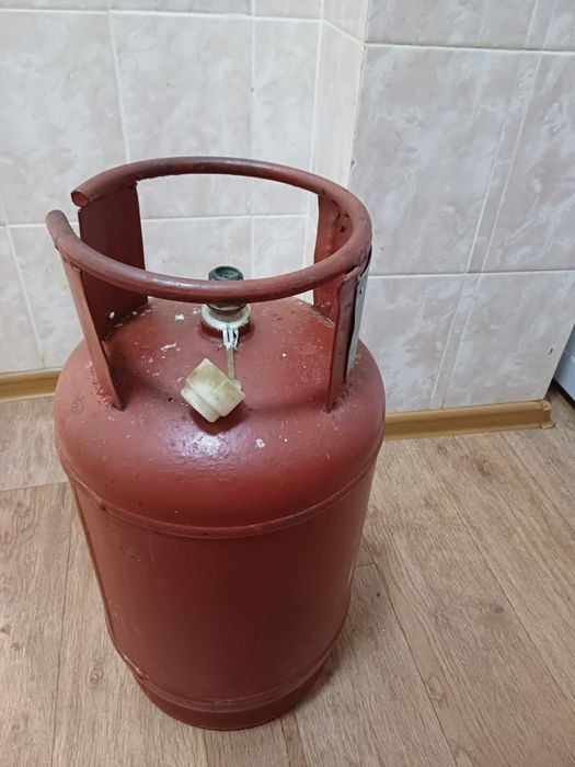 Продам газ плиту и балон