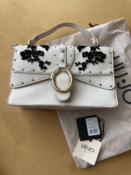 Бежова чанта LiuJo (Guess, Mochino,Michael Kors)