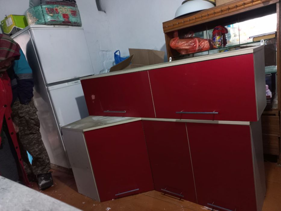 Срочно продам кухонный гарнитур!