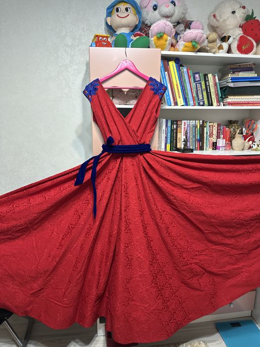 Вечернее платье