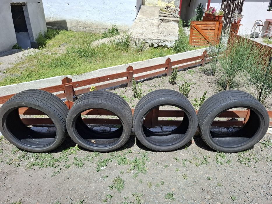 Anvelope Vara 245/40/18
