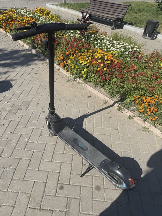 Продаю электросамокат NEOLINE T26