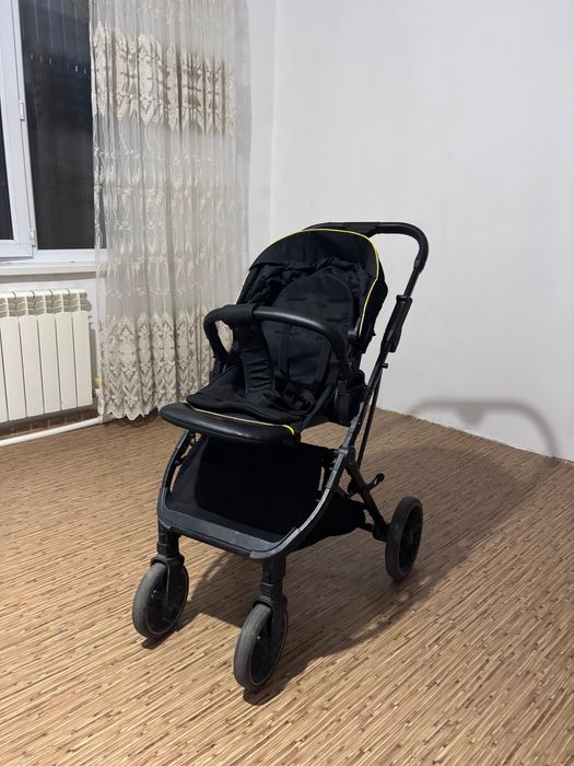 Продам коляску Ining baby. Использовали год