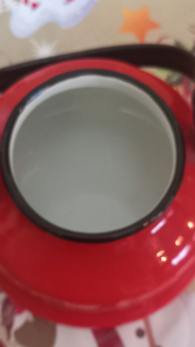 Vand vas/ ibric metalic emailat cu capac,capacitate 2,5 l maxim,termic