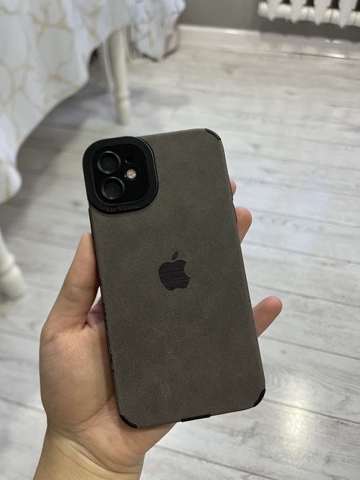 iPhone 11 с чехлами