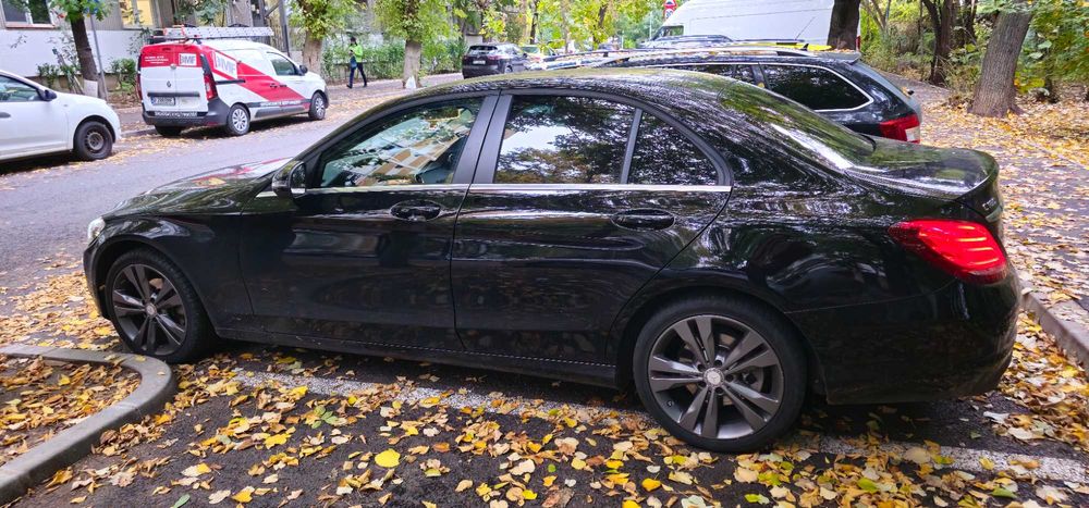 Vand Mercedes w205 c180 2018, al2lea proprietar, provenienta Romania