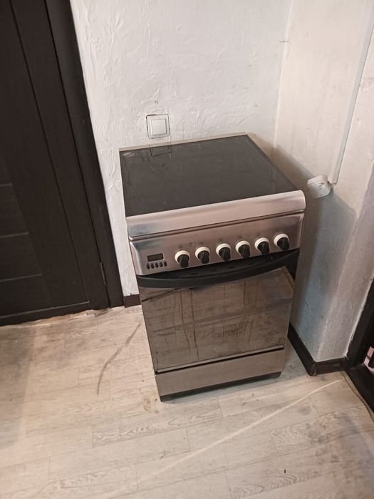 Продам газ плиту