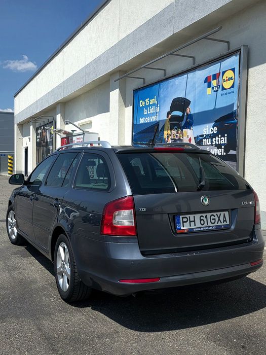 SKODA Octavia 2012 — imagine 3