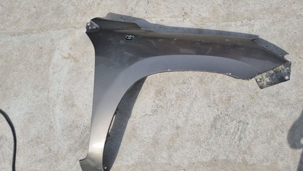 Крыло rav4 и бампер задний
