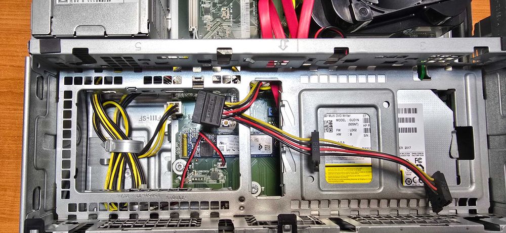 Компютър HP EliteDesk 800 G3 SFF, i7-7700, SSD 512GB, 24GB RAM, DVD