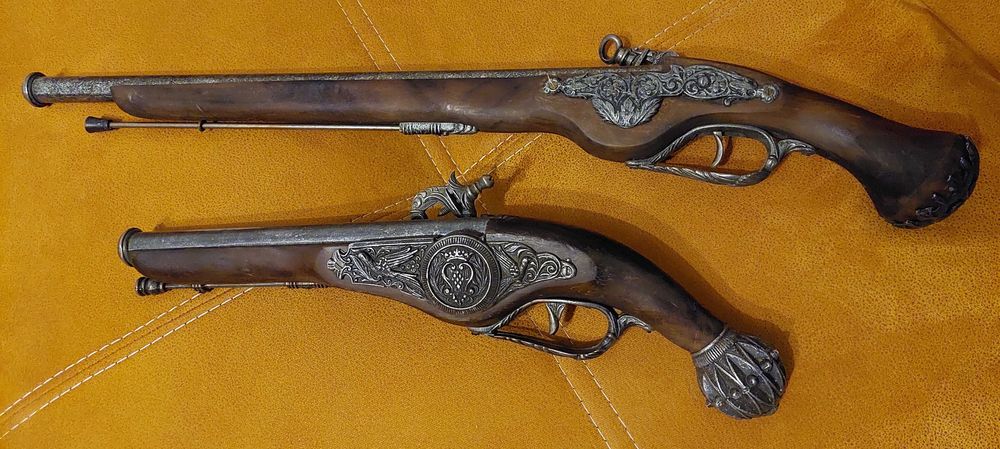 Pistol si Pusca lemn arme panoplie Lemn si Metal