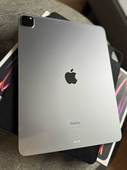 iPad Pro 12.9" - M2 (6th Gen) - Space Gray