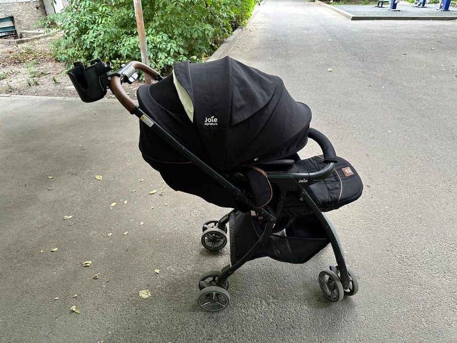 Коляска прогулочная Joie Sma Baggi