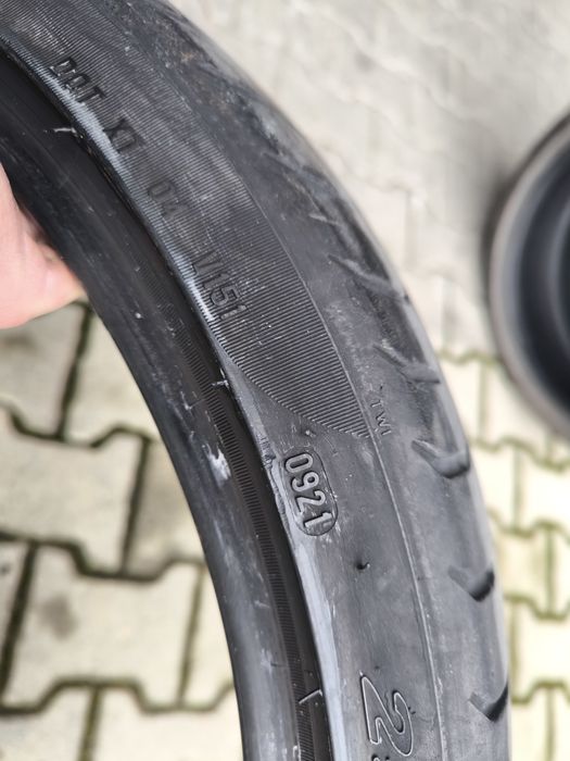 225/35R19  - 2 броя лятно ПИРЕЛИ