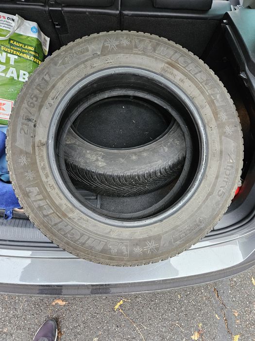 Vand 2 cauciucuri Michelin