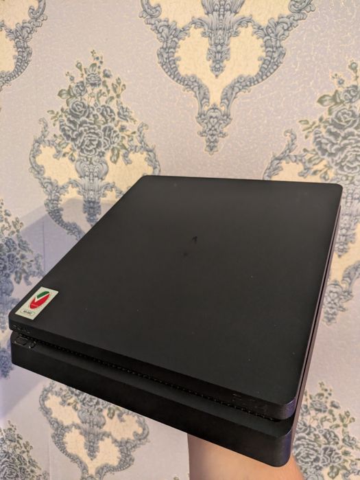 NEW PS 4 Slim 2 джойстика 500 Гб