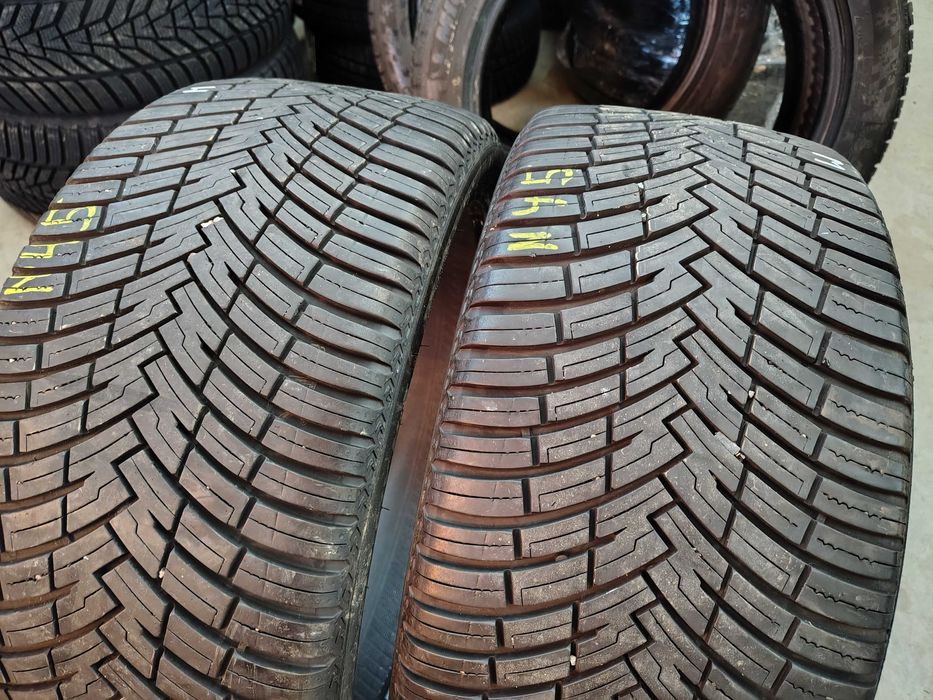 2бр.всесезонни гуми PIRELLI 235 35 19 DOT21 цена за брой
