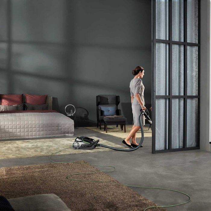 ПРОМО Нова Мощна Прахосмукачка с Торба AEG VX9-2-ÖKO, 850 W с Гаранция