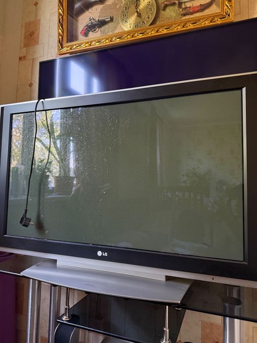 Телевизор LG Plasma, 42