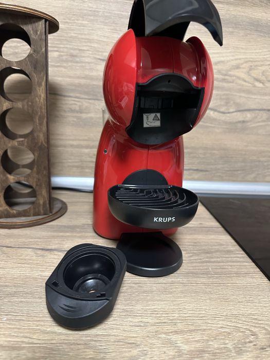 Кафе машина Dolce Gusto Piccolo XS + стойка – 50€