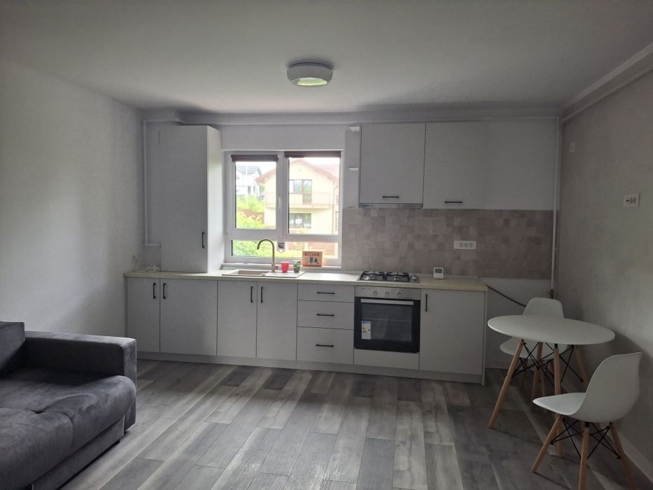 Închiriez apartament 2 camere ,zona  capat Pacurari-Rediu