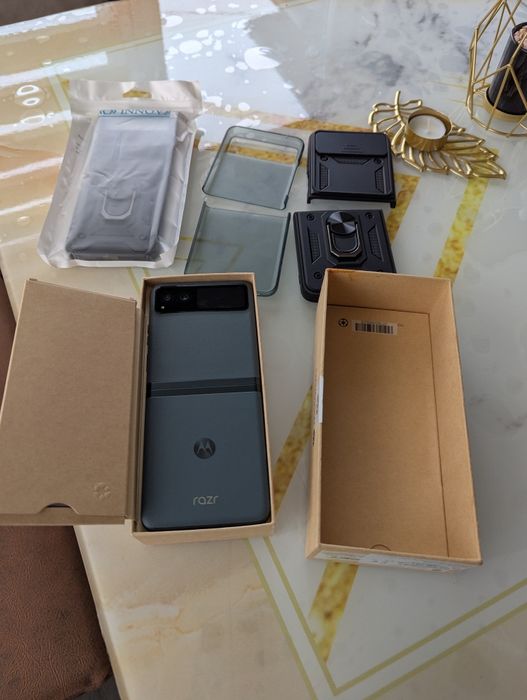 Motorola RAZR 40