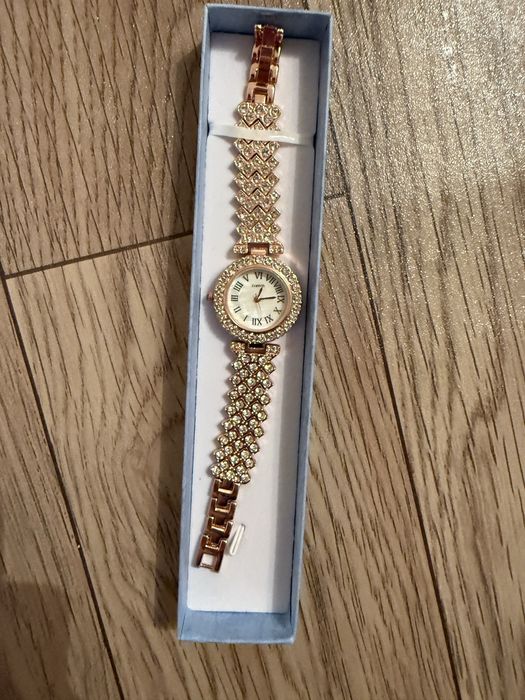 Продам часы женские