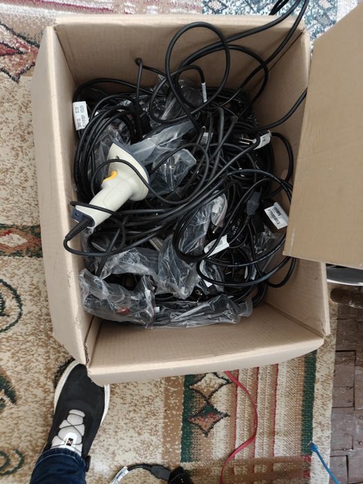 Лаптопи Acer, HP, захр. Кабели и др.