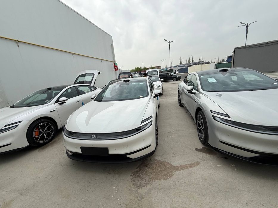 Changan neivo oq qora hamma rangidan bor