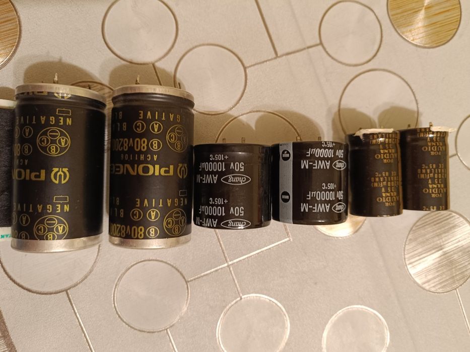 Condensatori electrolitici