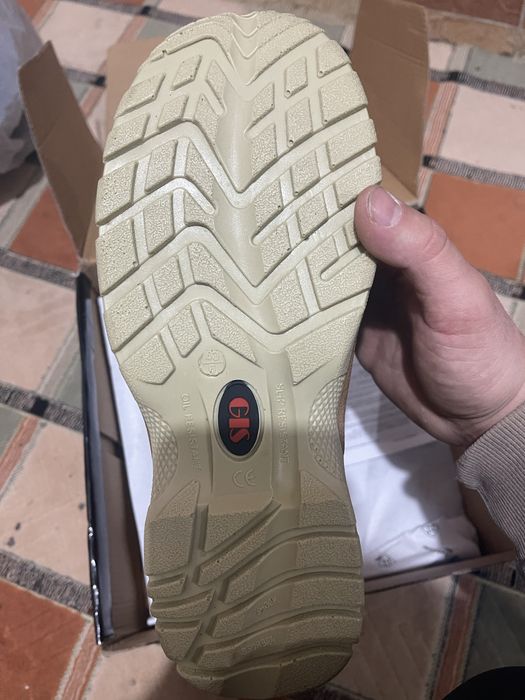 спецобувь 40 размер новый