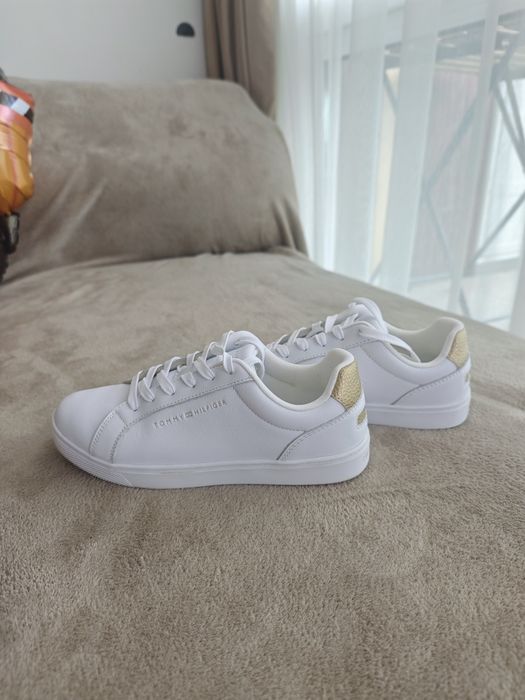 Бели кецове Tommy Hilfiger