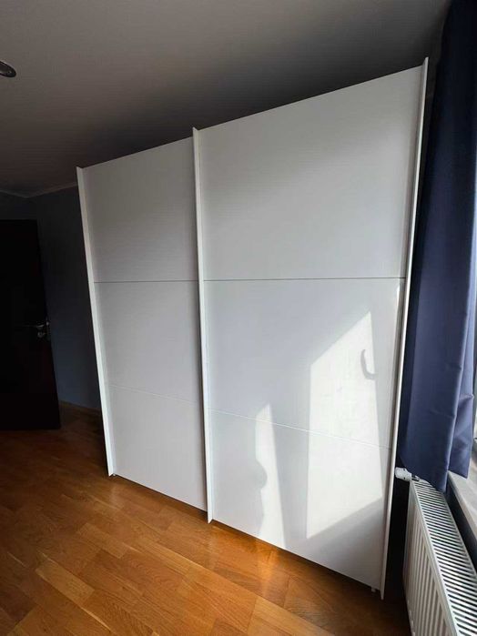 Гардероб бял гланц на плъзгане за спалня