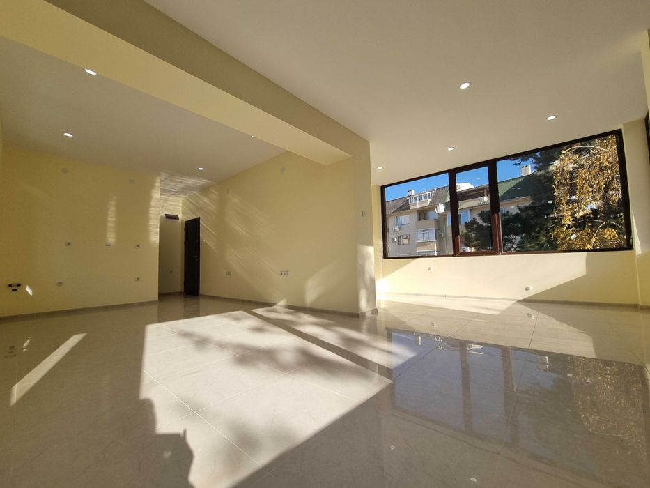 Дава се под наем Офис в Горна Оряховица - 226 кв.м за 178.5 € - Снимка #10