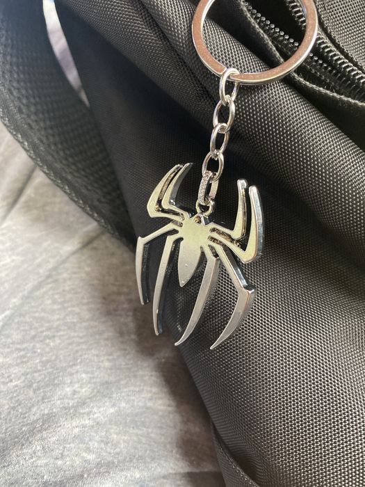 Брелок человека паука
