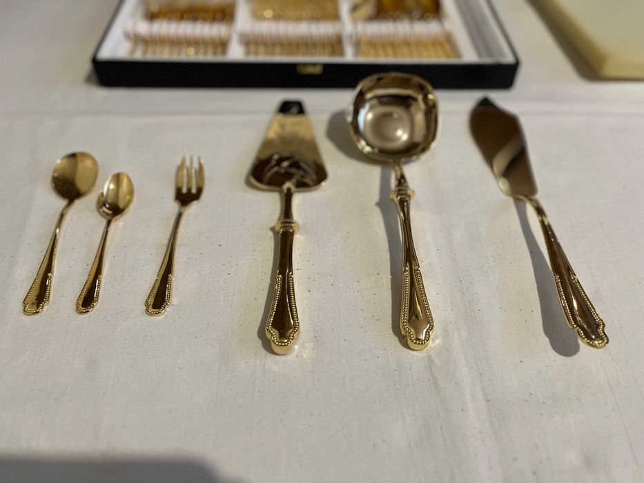 Сервиз за десерти в цвят злато, комплект за хранене-(39)части