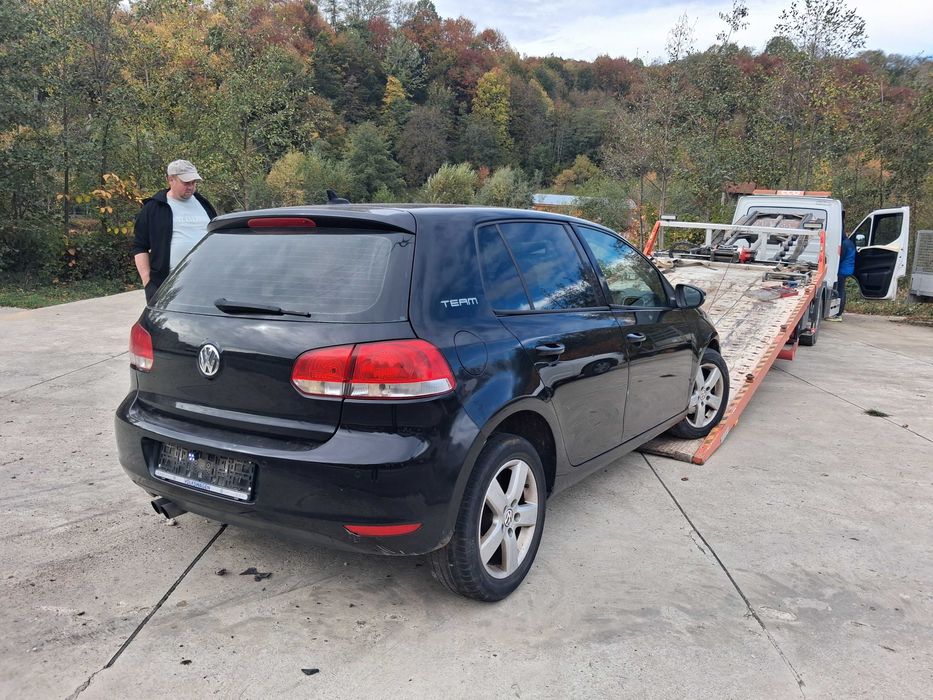 golf 6 avariat si peugeot 206 de vânzare