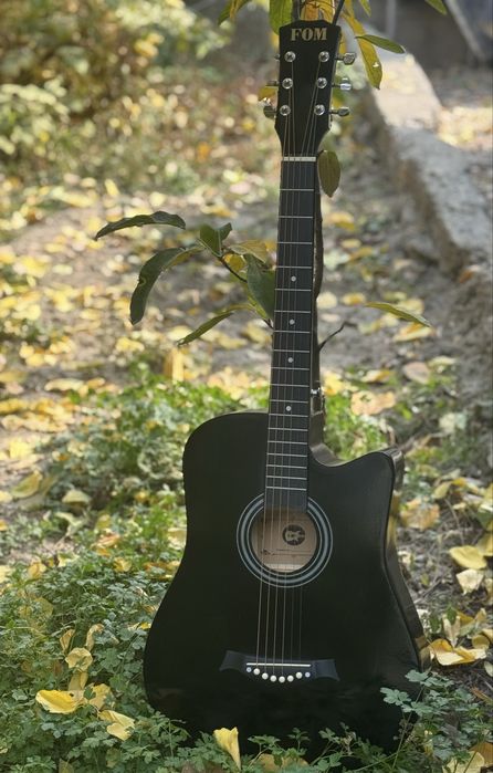 Гитара новая акустическая