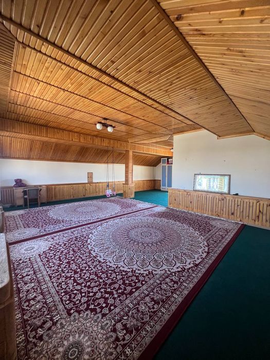 Уй сотилади Уч кахрамон Парвозда