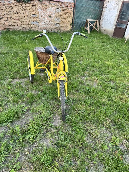 Bicicletă cu trei roti