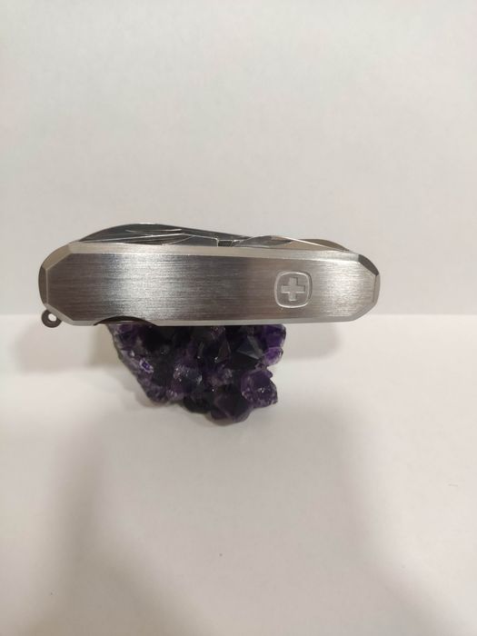 Wenger Metal 50 Швейцарско ножче Victorinox