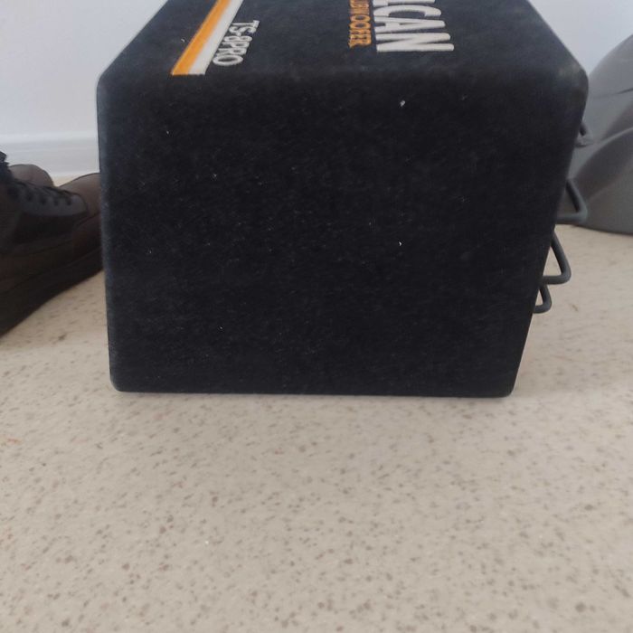 Сабвуфер автомобиль